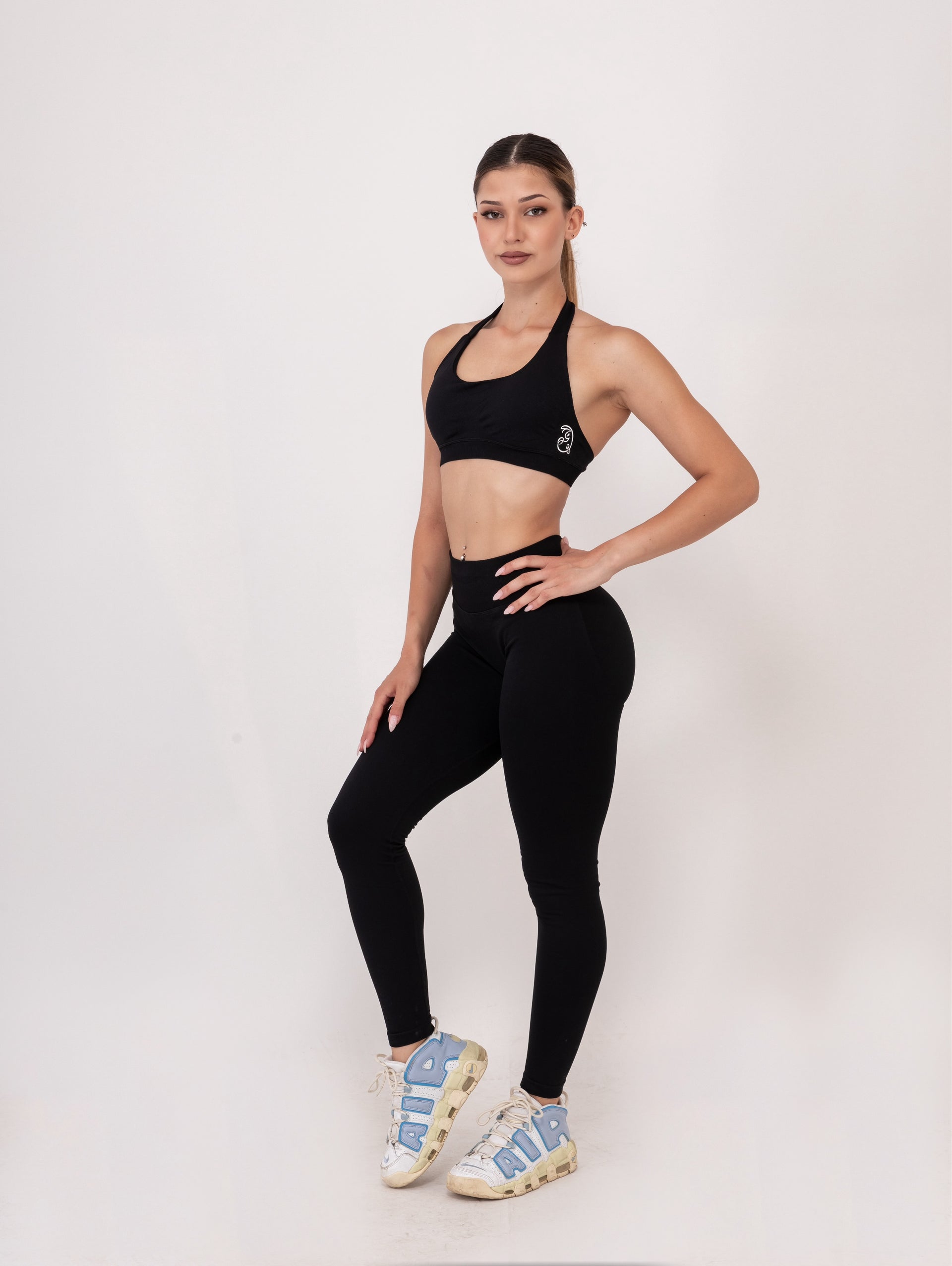 Fit Bunny Gravity клин в черно - безшевен дамски клин в черен цвят ниска рипсена талия и силиконово лого на заек.