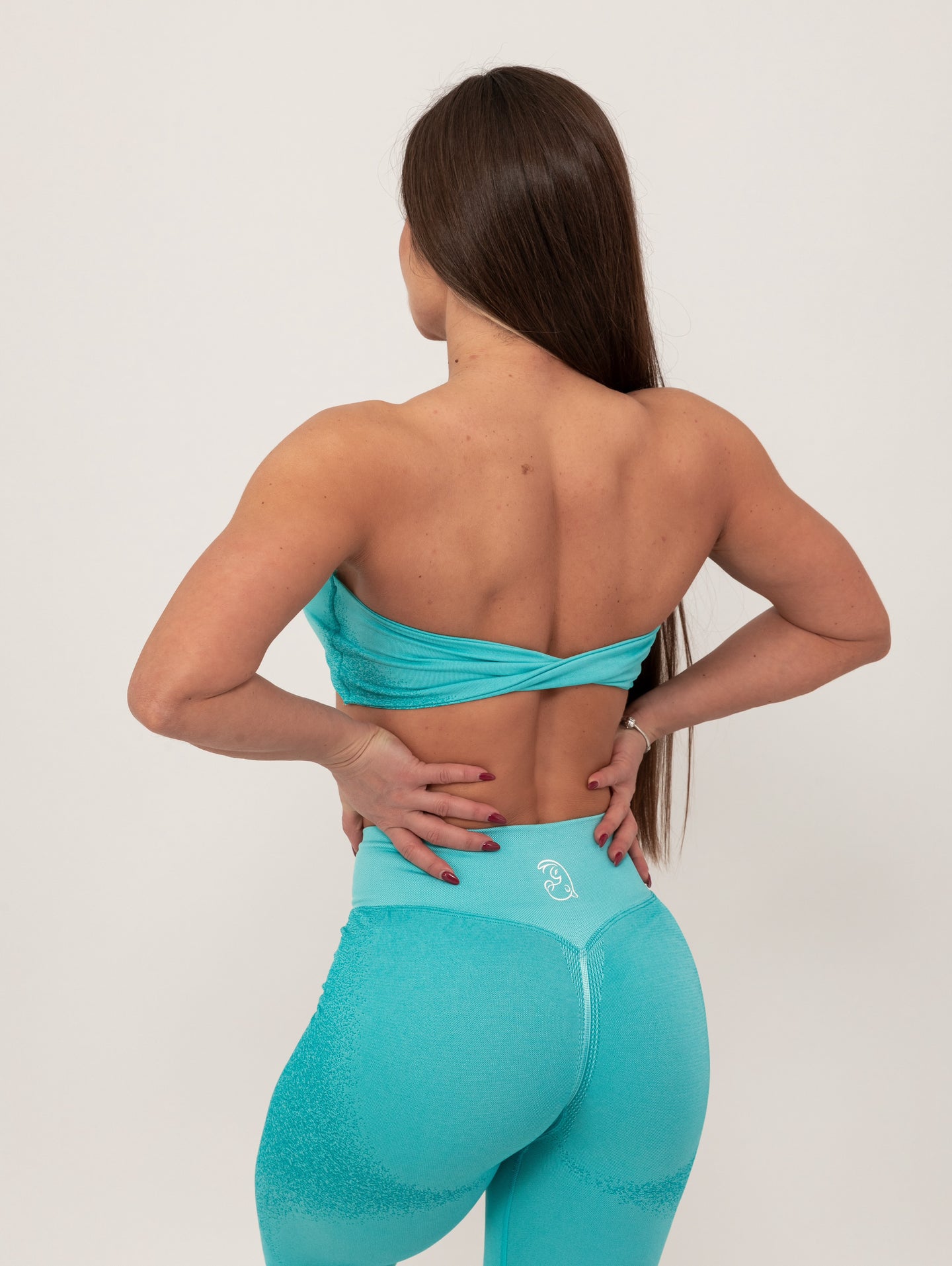 Fit Bunny Delta безшевен спортен екип с омбре ефект в син цвят. Бюстие без презрамки и спортен дамски клин.
