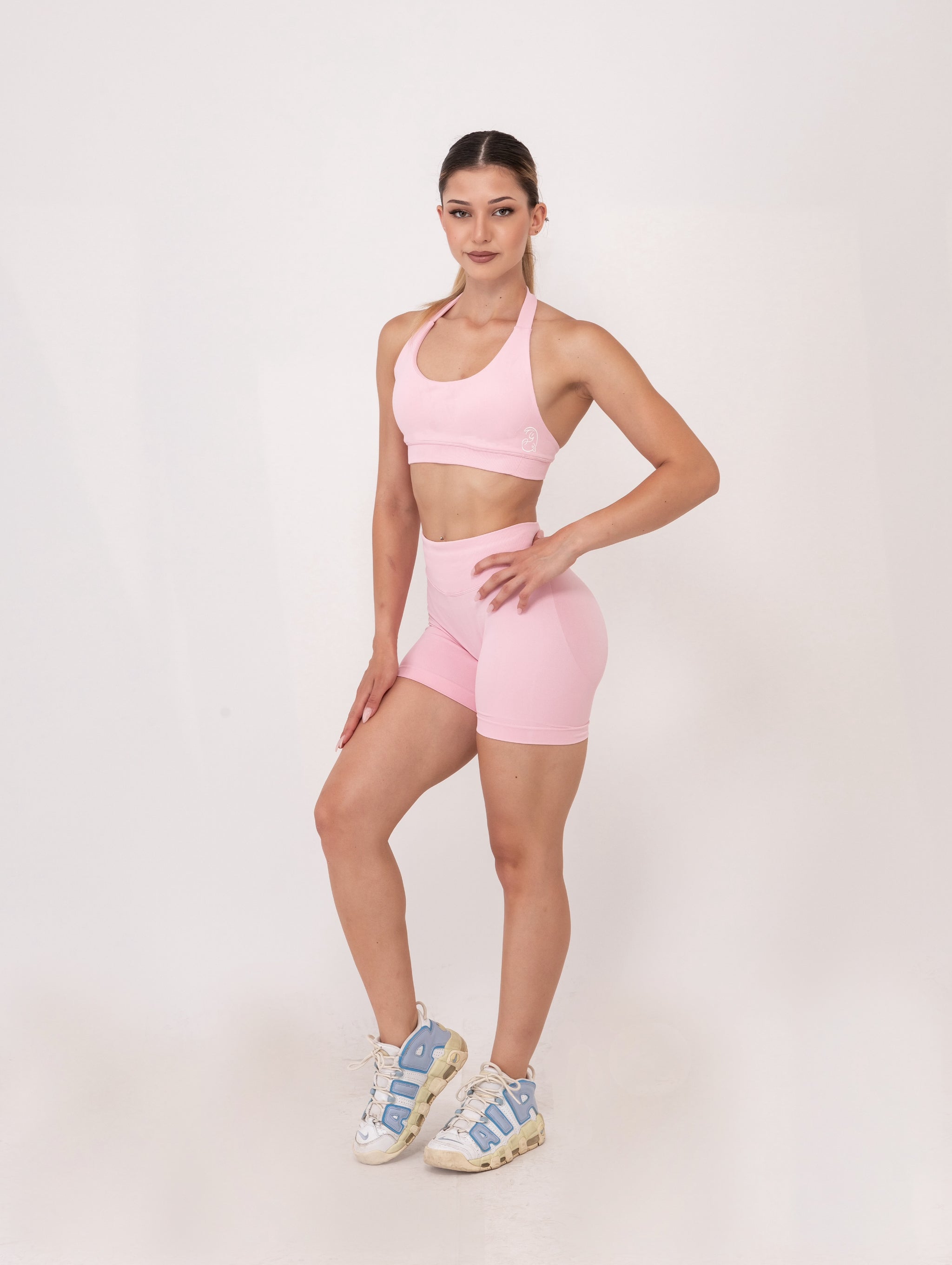 Fit Bunny Gravity къс клин в розово - безшевен дамски клин в розов цвят ниска рипсена талия и силиконово лого на заек.
