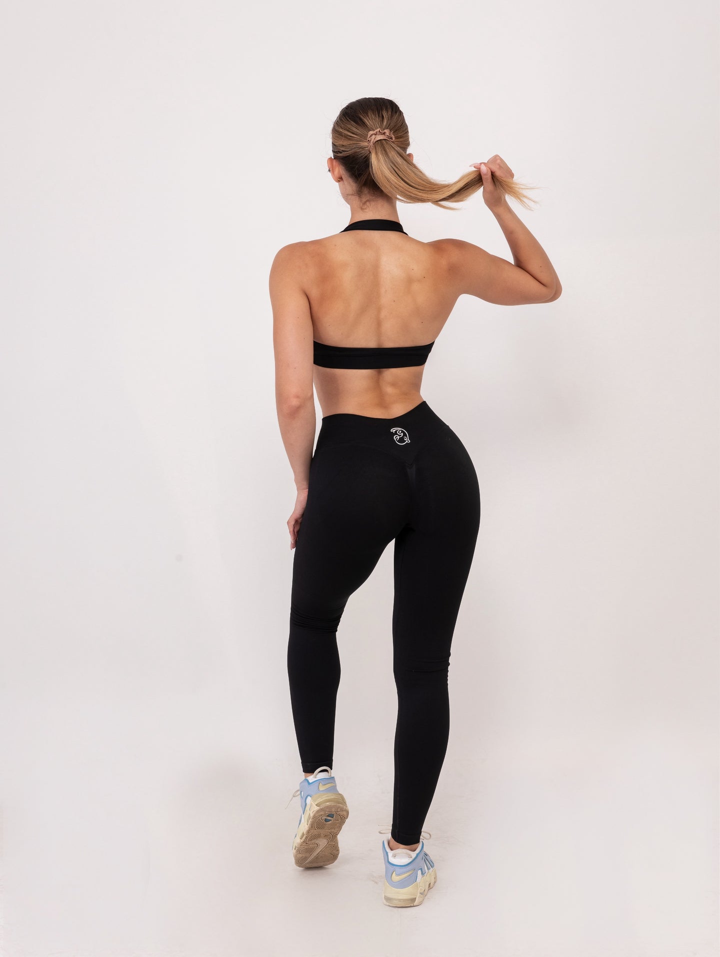 Fit Bunny Gravity клин в черно - безшевен дамски клин в черен цвят ниска рипсена талия и силиконово лого на заек.