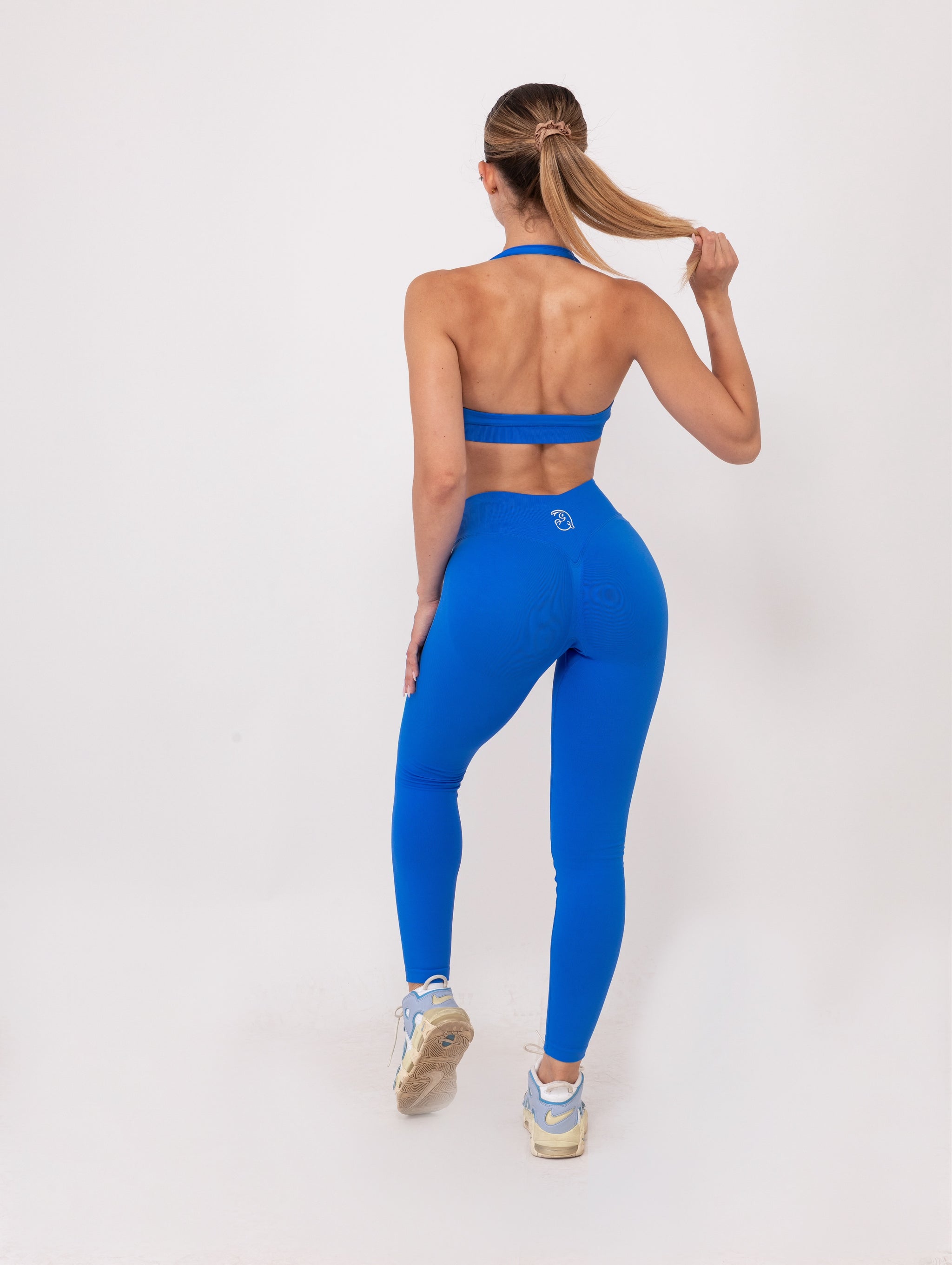 Fit Bunny Gravity клин в синьо - безшевен дамски клин в син цвят ниска рипсена талия и силиконово лого на заек.